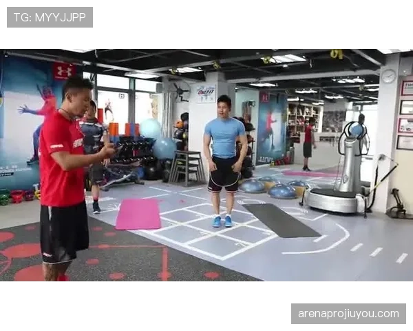 吴艳妮这训练强度,凌晨四点健身房打卡是认真的? 吴艳妮这训练强度,凌晨四点健身房打卡是认真的?